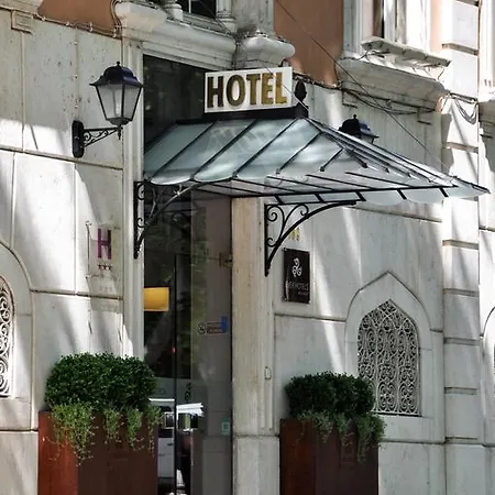 Ever Center Hotel 3*
