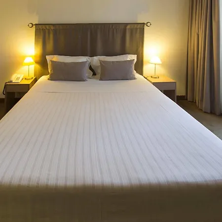 Hotel Ever Center 3*